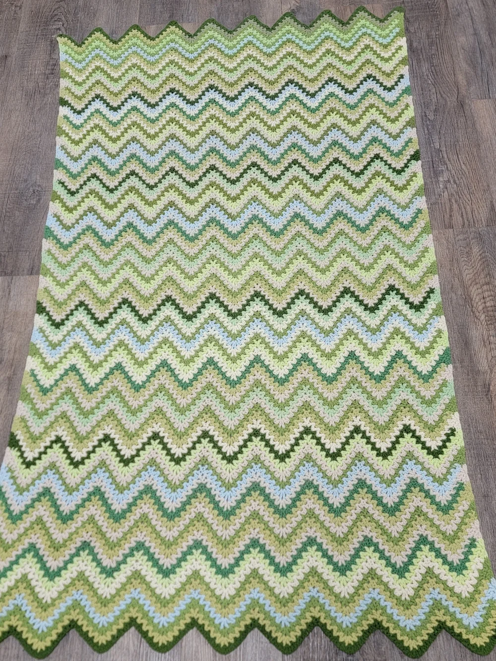 Vintage Handmade Green Chevron Crochet Throw Blanket 40x70 Grannycore Roseanne